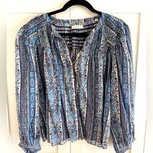 Doen Blouse size L. Beautiful blue printed cotton blouse.